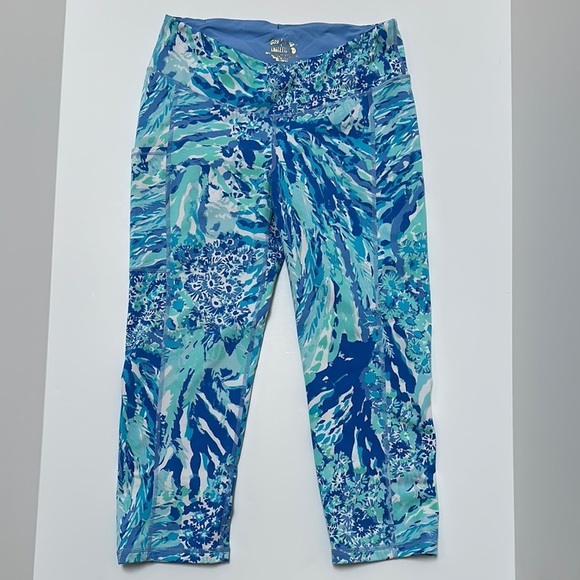 Lilly Pulitzer Lucretia Weekender Crop Leggings UPF 50 + Medium - Picture 1 of 8